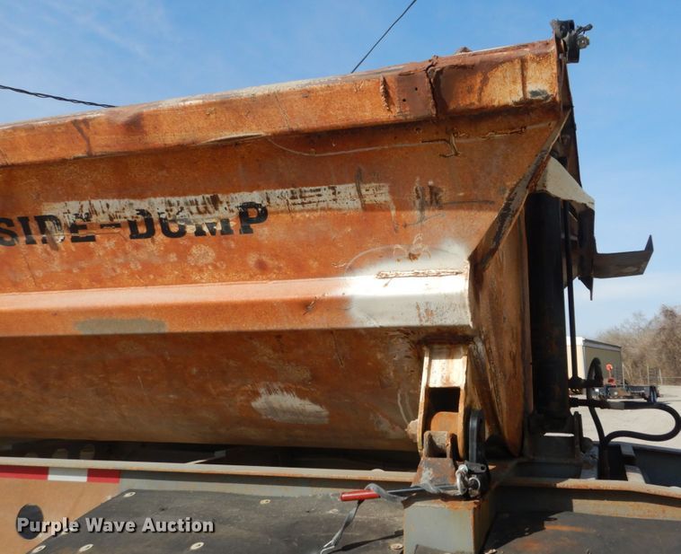 image for item IY9517 1999 Smith Co side dump trailer