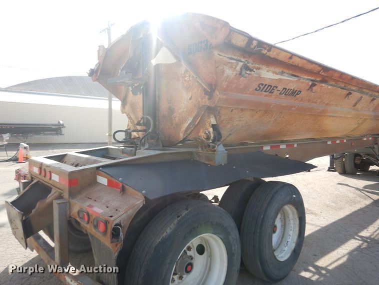 image for item IY9517 1999 Smith Co side dump trailer