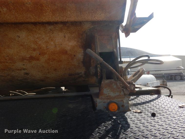 image for item IY9517 1999 Smith Co side dump trailer