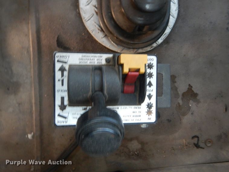 image for item IY9522 2005 International 9200i  semi truck