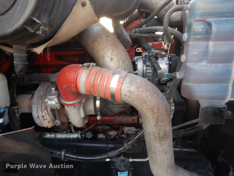 image for item IY9522 2005 International 9200i  semi truck