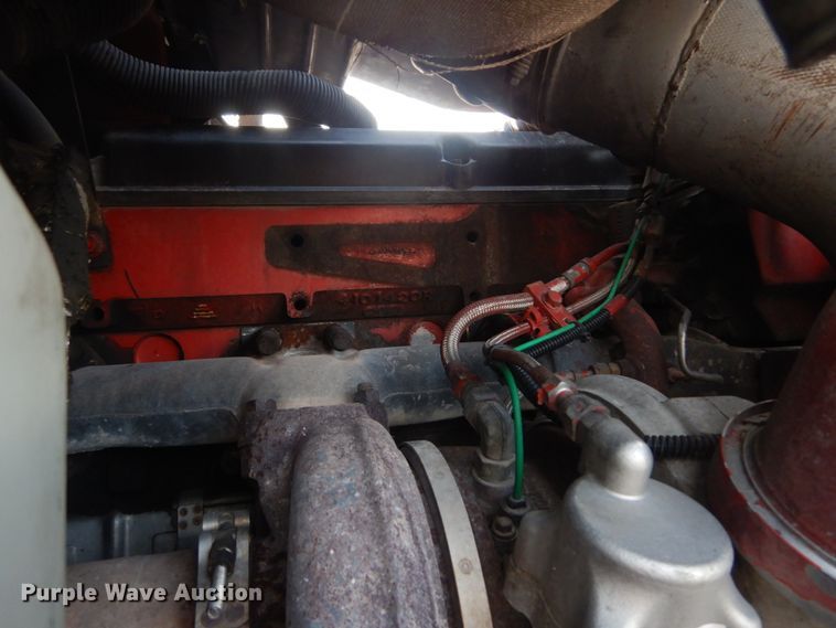 image for item IY9522 2005 International 9200i  semi truck