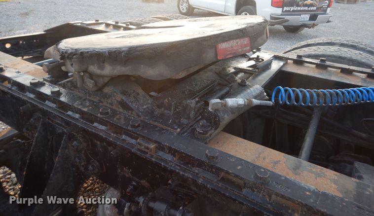 image for item IY9522 2005 International 9200i  semi truck