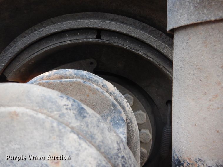 image for item IY9522 2005 International 9200i  semi truck