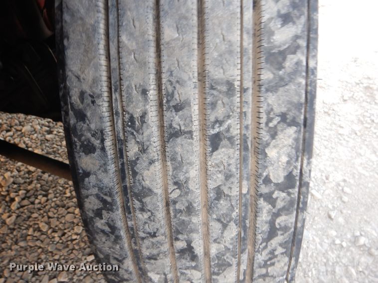 image for item IY9522 2005 International 9200i  semi truck