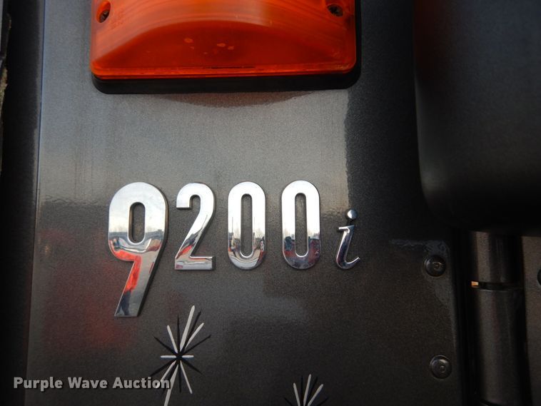 image for item IY9522 2005 International 9200i  semi truck