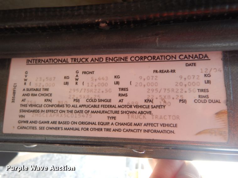 image for item IY9522 2005 International 9200i  semi truck