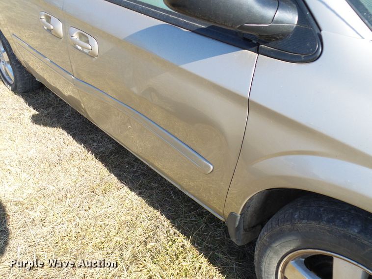 image for item DC2811 2005 Dodge Grand Caravan  van