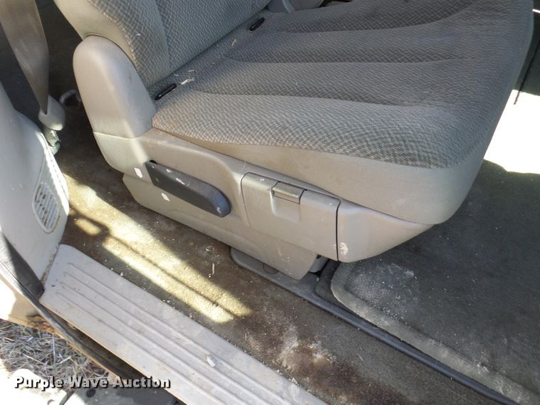 image for item DC2811 2005 Dodge Grand Caravan  van