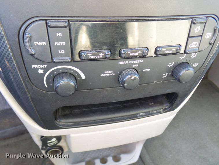 image for item DC2811 2005 Dodge Grand Caravan  van