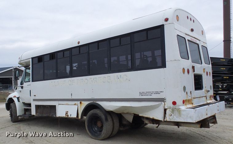 image for item DC2840 2004 International PC015  shuttle bus