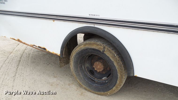 image for item DC2840 2004 International PC015  shuttle bus