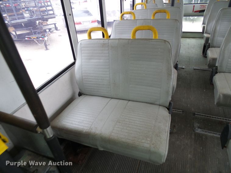 image for item DC2840 2004 International PC015  shuttle bus