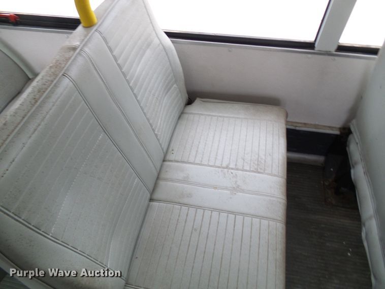 image for item DC2840 2004 International PC015  shuttle bus