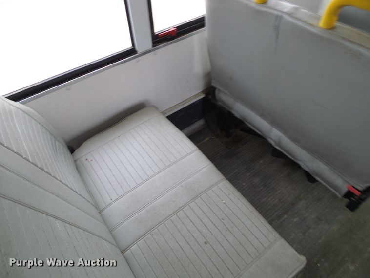 image for item DC2840 2004 International PC015  shuttle bus