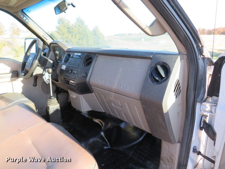 image for item DH1676 2008 Ford F350 Super Duty flatbed pickup truck