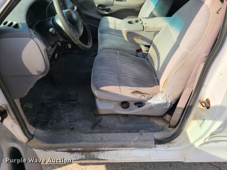 image for item DH5853 1998 Ford F150  SuperCab pickup truck