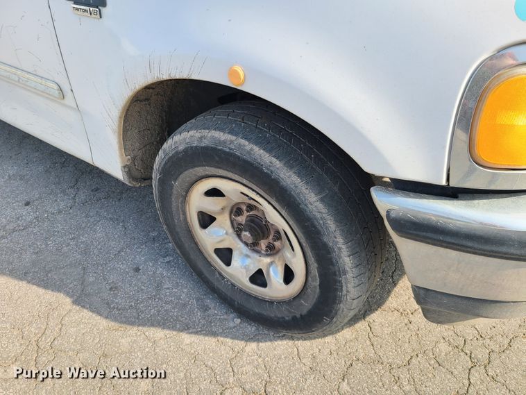 image for item DH5853 1998 Ford F150  SuperCab pickup truck