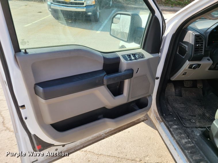 image for item DH5855 2016 Ford F150  SuperCab pickup truck