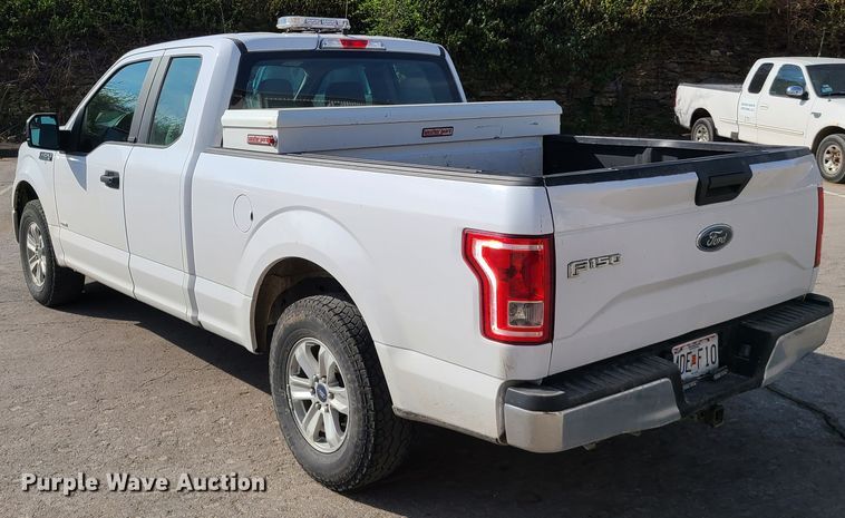 image for item DH5856 2017 Ford F150  SuperCab pickup truck