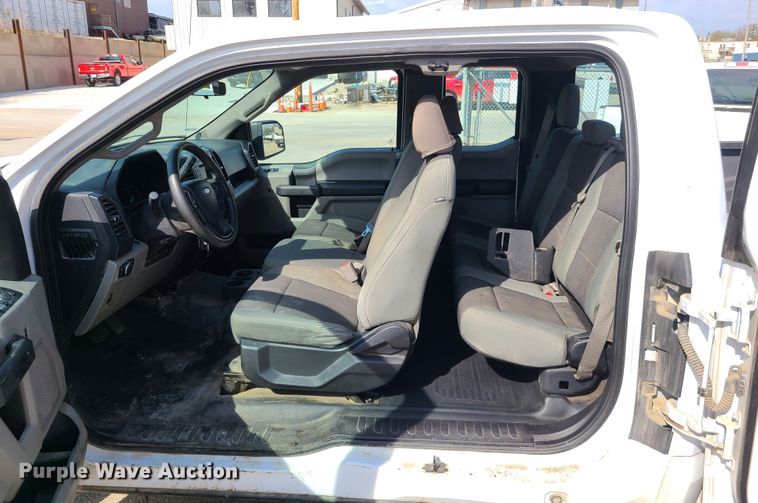 image for item DH5860 2017 Ford F150  SuperCab pickup truck