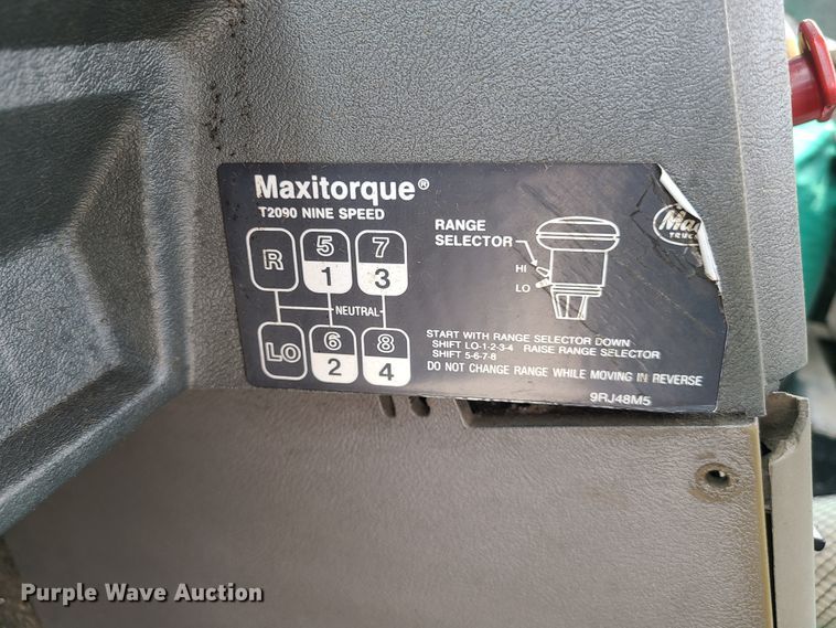 image for item DH5865 1990 Mack CH613  truck cab and chassis