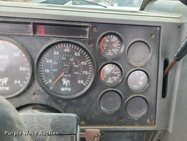 image for item DH5865 1990 Mack CH613  truck cab and chassis