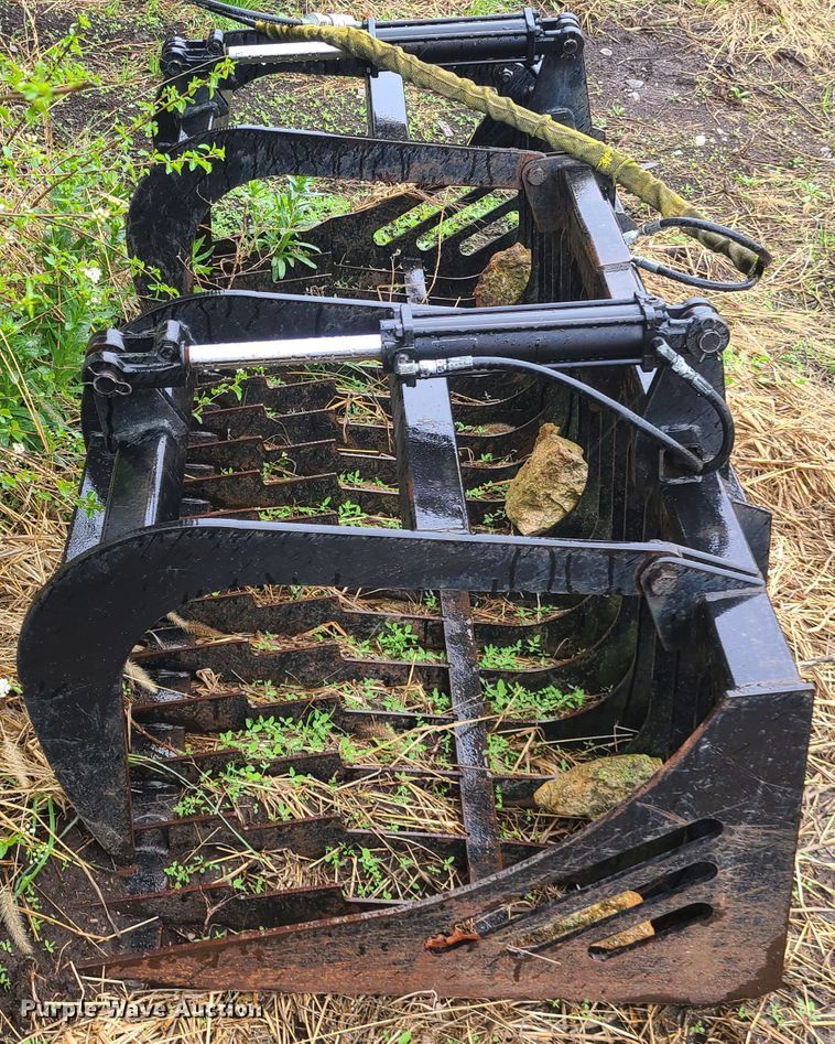 image for item DH5873 72"W skid steer grapple bucket