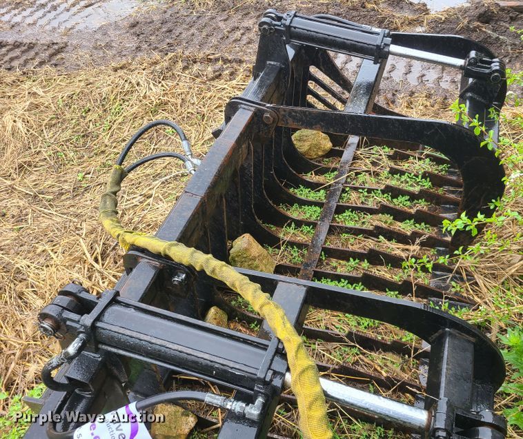 image for item DH5873 72"W skid steer grapple bucket