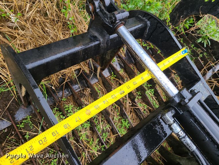 image for item DH5873 72"W skid steer grapple bucket