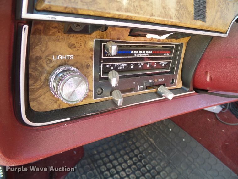 image for item DI5552 1977 Ford Thunderbird