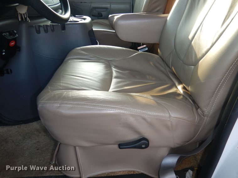 image for item DI6516 2000 Ford E450  RV