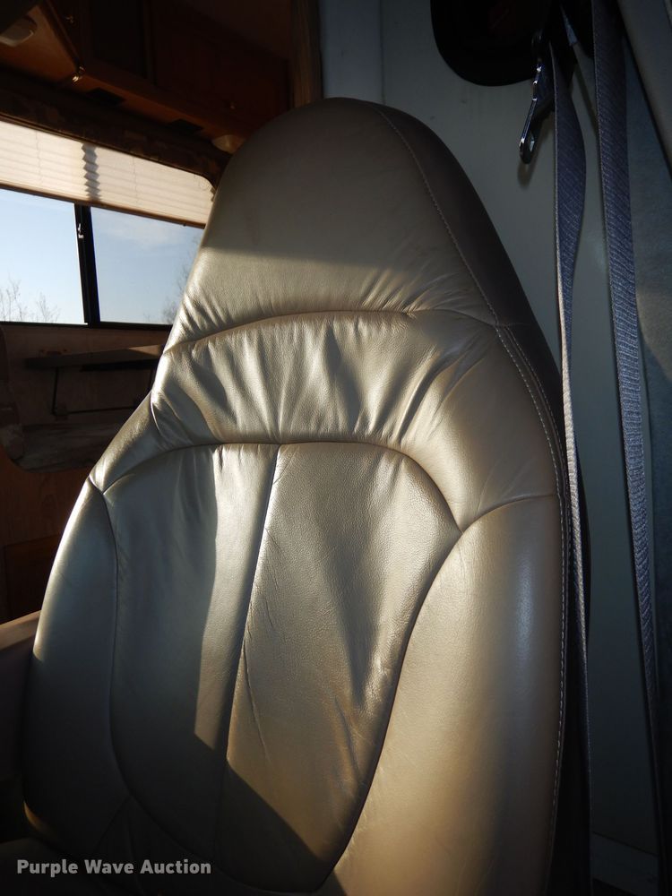 image for item DI6516 2000 Ford E450  RV