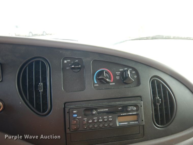 image for item DI6516 2000 Ford E450  RV