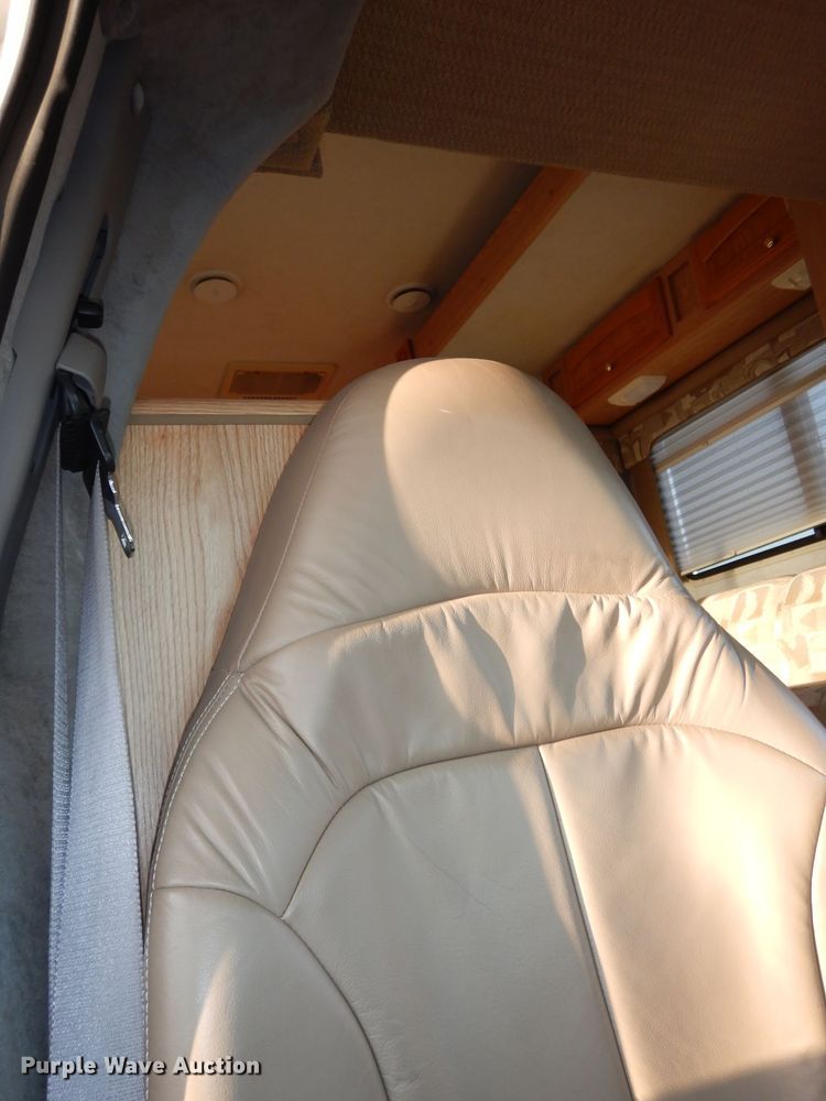 image for item DI6516 2000 Ford E450  RV