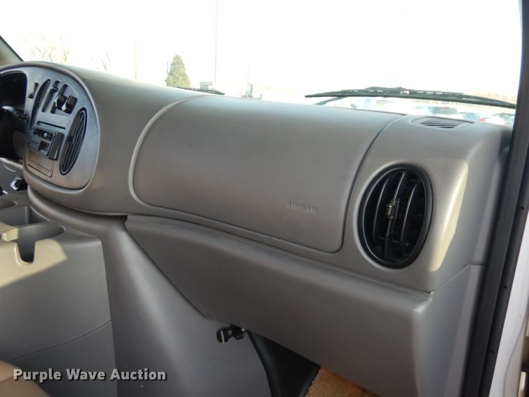 image for item DI6516 2000 Ford E450  RV