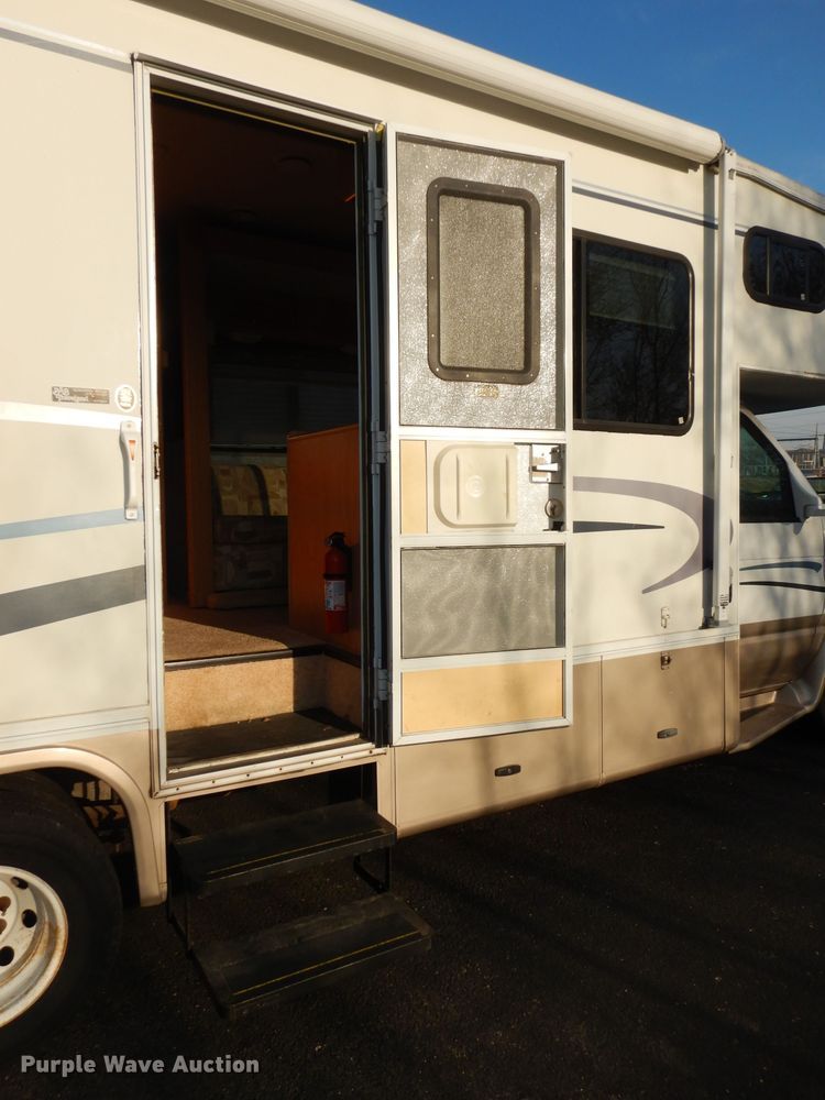 image for item DI6516 2000 Ford E450  RV