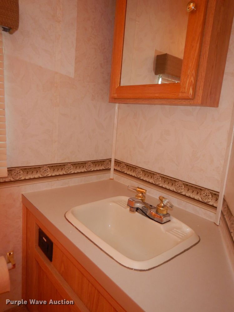 image for item DI6516 2000 Ford E450  RV