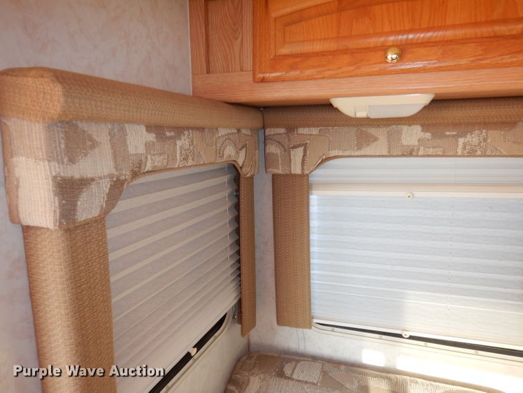 image for item DI6516 2000 Ford E450  RV