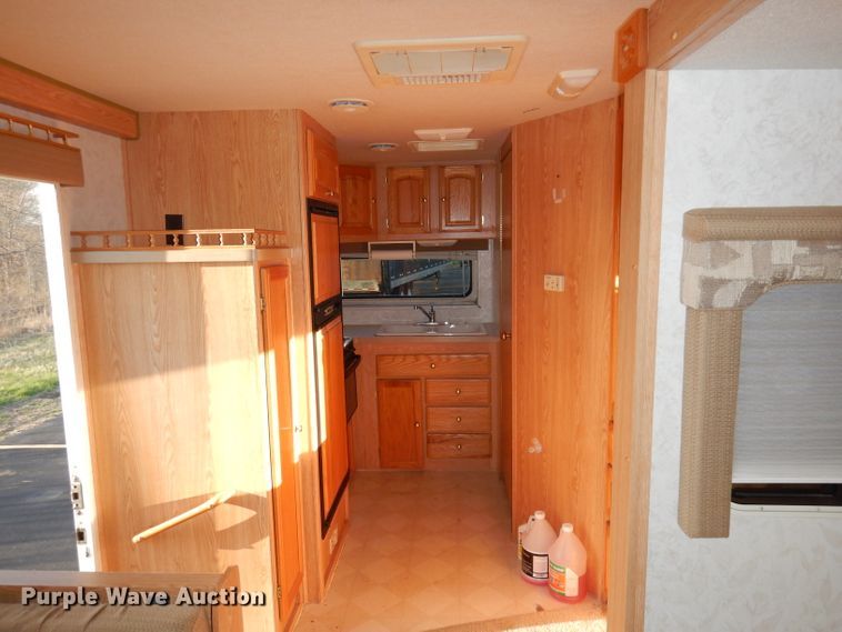 image for item DI6516 2000 Ford E450  RV