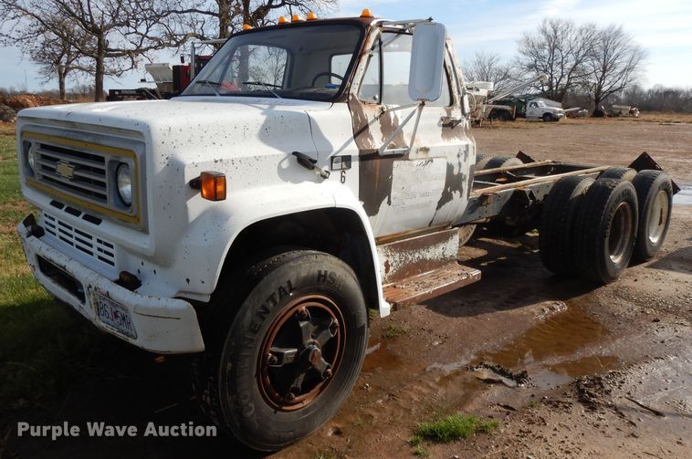 image for item DI8172 1989 Chevrolet C70  truck cab and chassis