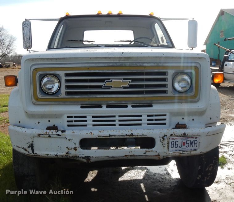 image for item DI8172 1989 Chevrolet C70  truck cab and chassis