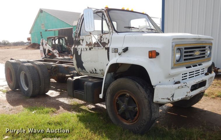 image for item DI8172 1989 Chevrolet C70  truck cab and chassis