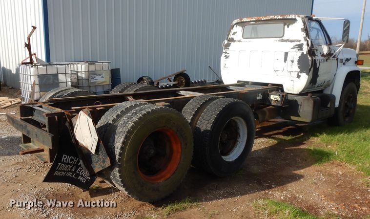 image for item DI8172 1989 Chevrolet C70  truck cab and chassis