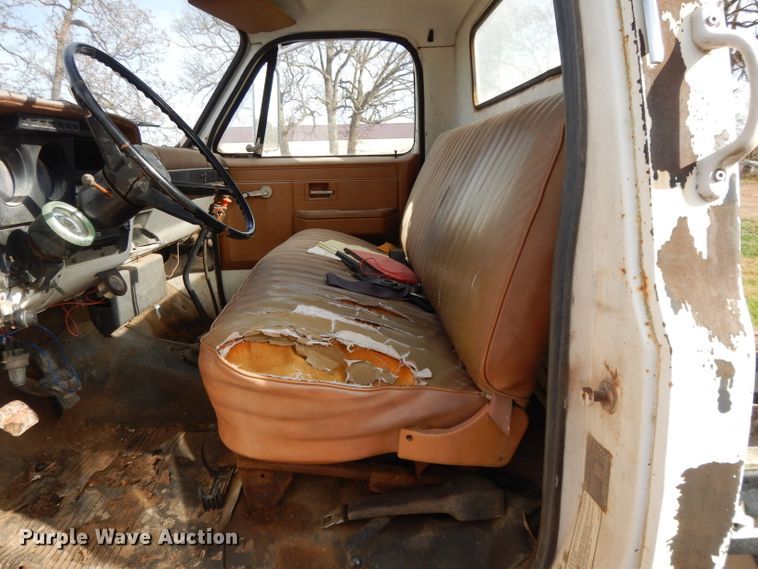 image for item DI8172 1989 Chevrolet C70  truck cab and chassis