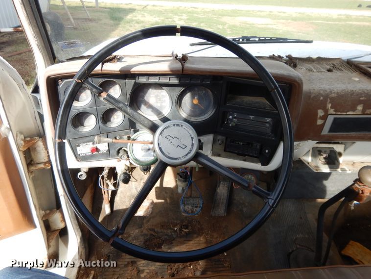 image for item DI8172 1989 Chevrolet C70  truck cab and chassis