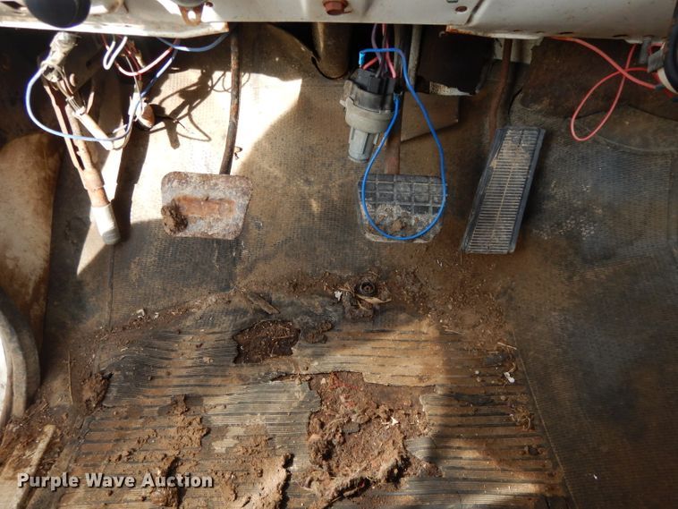 image for item DI8172 1989 Chevrolet C70  truck cab and chassis