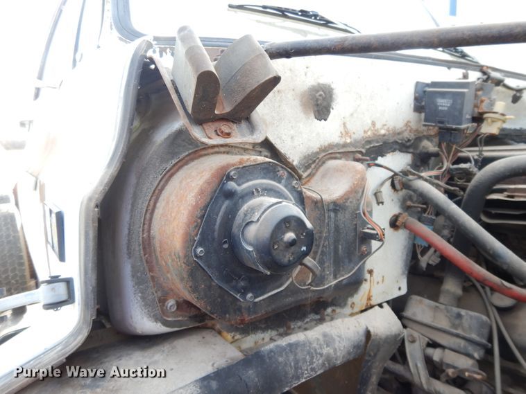 image for item DI8172 1989 Chevrolet C70  truck cab and chassis