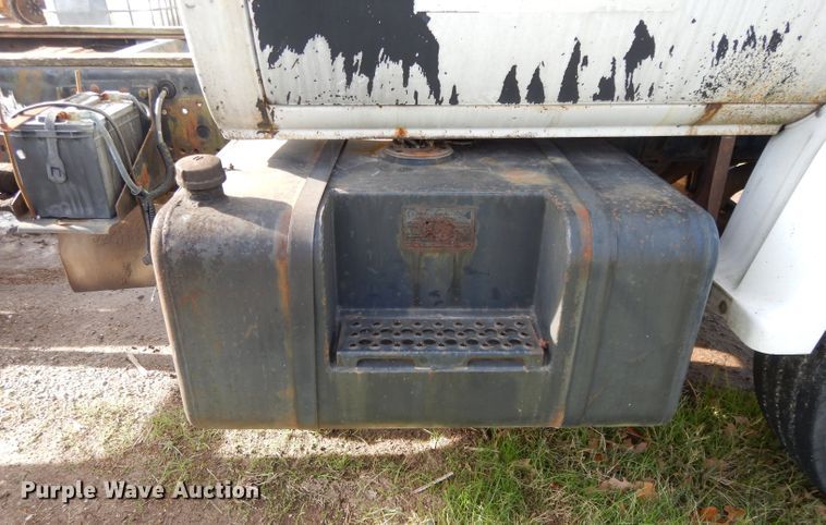 image for item DI8172 1989 Chevrolet C70  truck cab and chassis