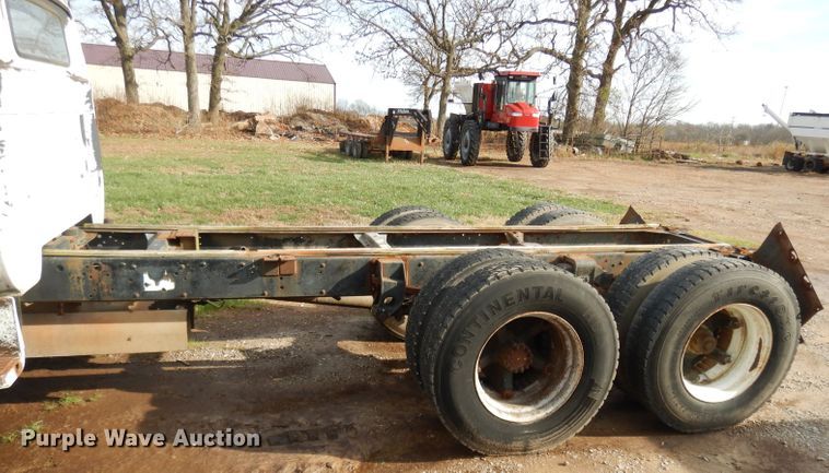 image for item DI8172 1989 Chevrolet C70  truck cab and chassis